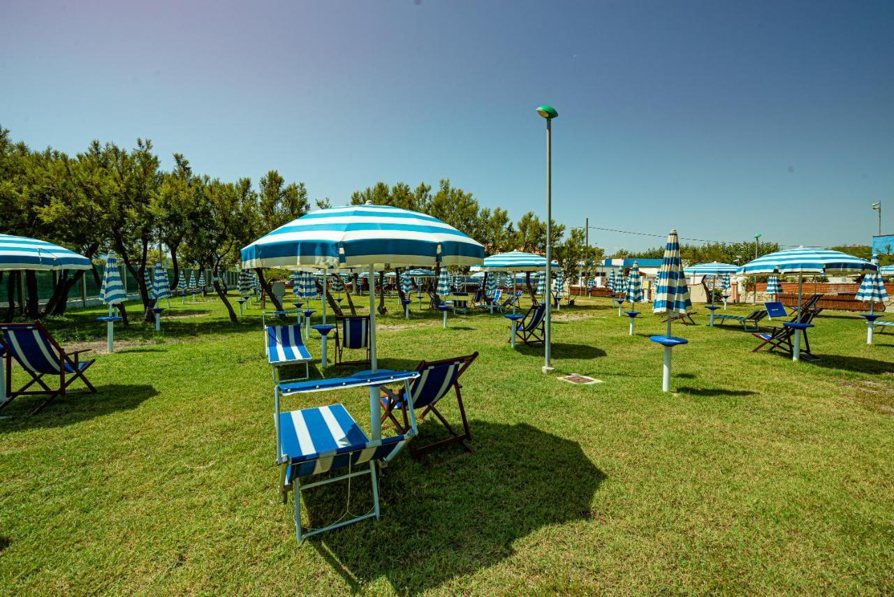 Club Del Sole Roseto Degli Abruzzi Easy Camping Village Екстериор снимка