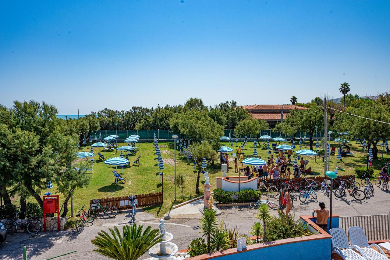 Club Del Sole Roseto Degli Abruzzi Easy Camping Village Екстериор снимка